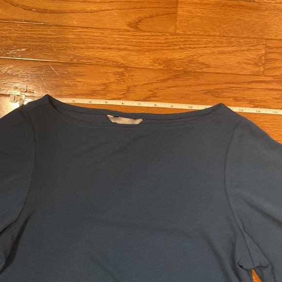 Turquoise mid bicep tee in draft poly material - Picture 4 of 7